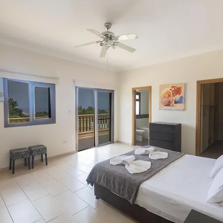 Luxusferienhaus Fuer 14 Personen Holiday home Protaras