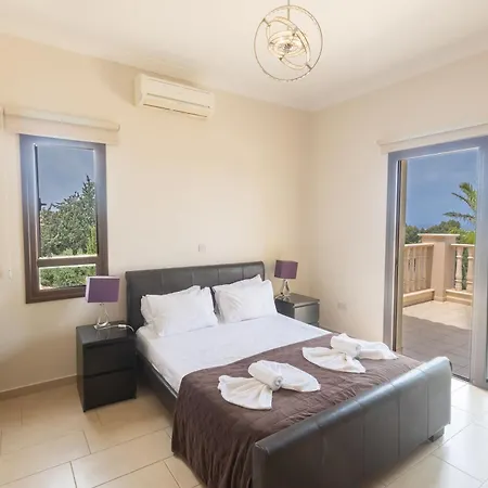 Luxusferienhaus Fuer 14 Personen * Protaras